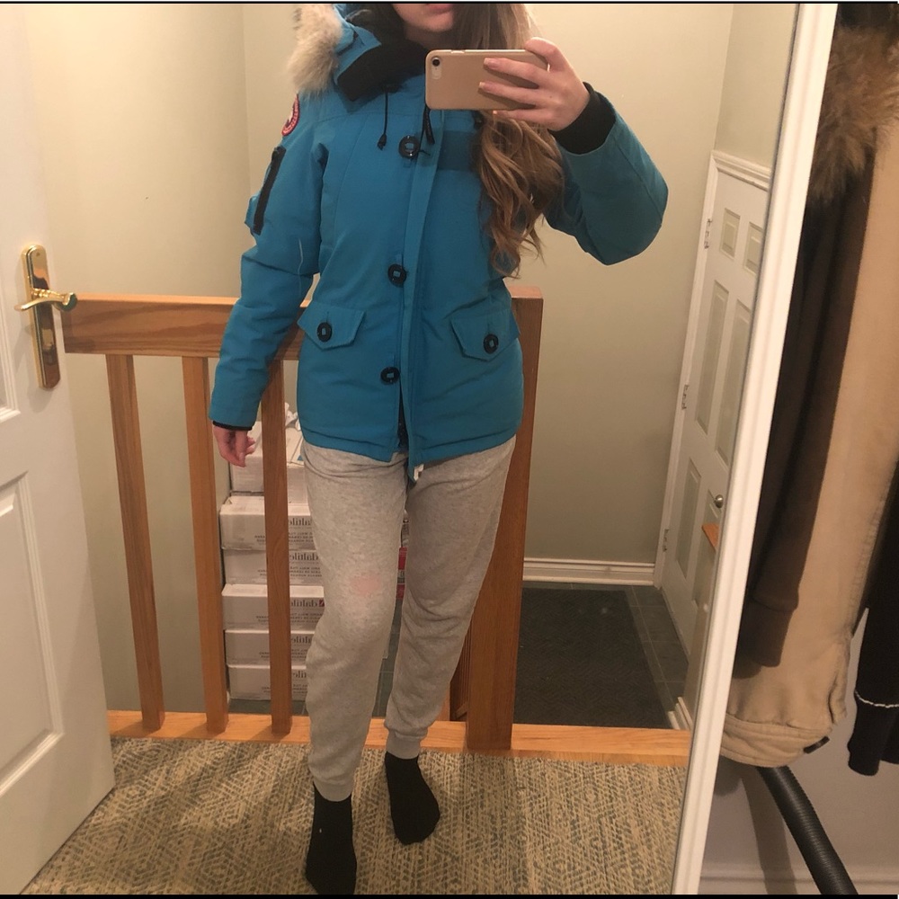 Authentic Canada Goose Montebello Parka - Picture 15 of 16